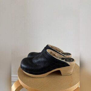 No. 6 Dakota Shearling Clogs in Black, Sheepskin